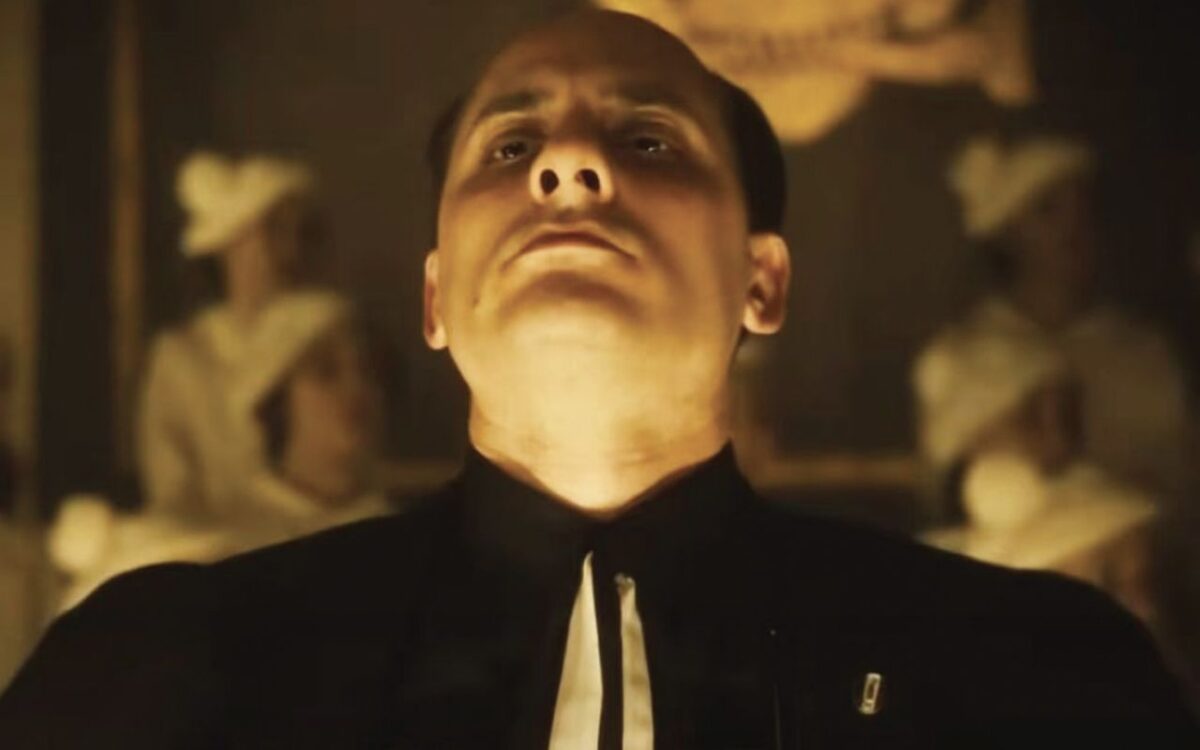 M. Il figlio del secolo: una serie tv sopravvalutata che alimenta cliché e paure di cartapesta