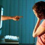 L’ipocrisia al potere: l’assessora contro il cyberbullismo che diventa hater