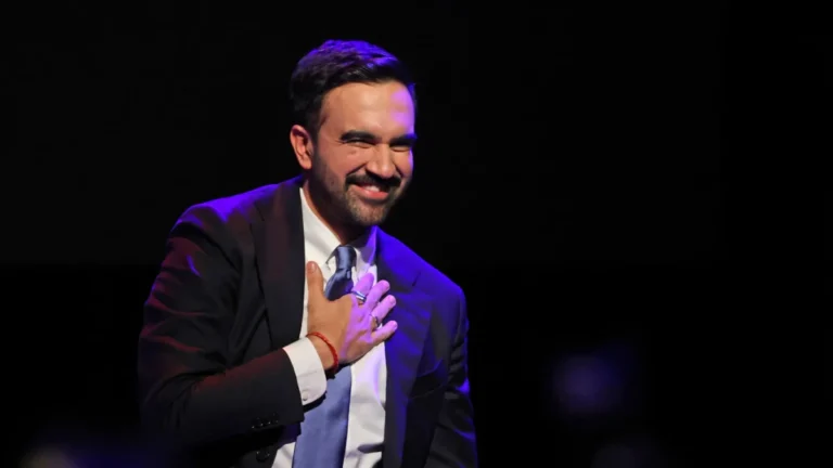 Zohran Mamdani, il socialista che ha conquistato New York (e fatto tremare l’America)